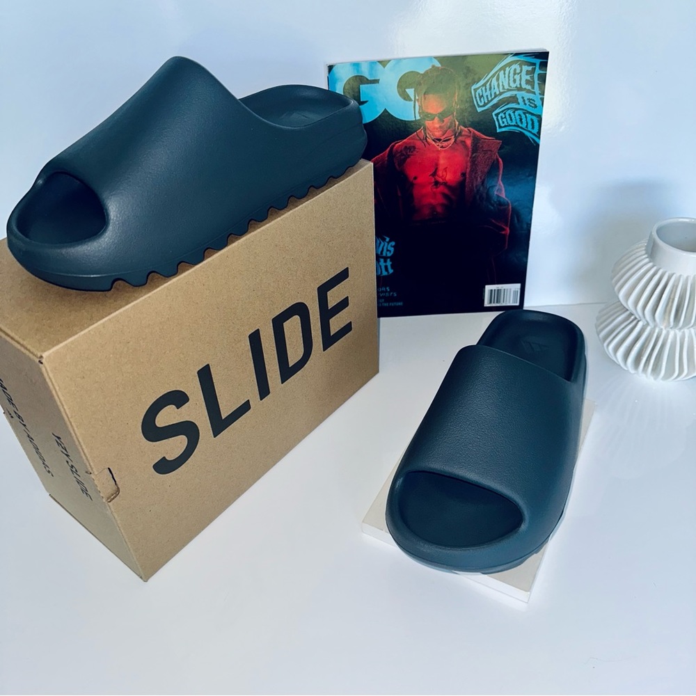 YEEZY Slides Slate Grey
